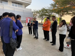 20250201151344(2).jpg - ท่านรองนายกให้โอวาทพร้อมให้กำลังใจนักเรียนชมรม TO BE NUMBER  ONE โรงเรียนเทศบาล๔ (เพาะชำ)เดินทางข้าร่วมการประกวดเยาวชนต้นเเบบเก่งเเละดี | https://tor4.ac.th/