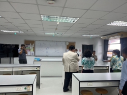 20231031183014.jpg - ผู้อำนวยการยกคณะหารือ มทร.อีสาน  | https://tor4.ac.th/